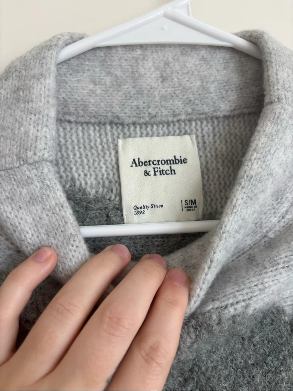 Abercrombie & Fitch Neutral sweater